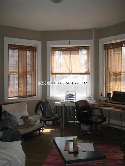 Brookline 3 Beds 2 Baths  Boston University - $5,400 No Fee