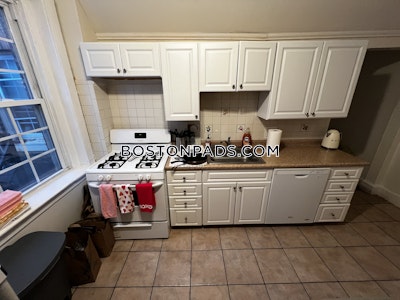 Brookline 3 Beds 1 Bath  Boston University - $3,900 No Fee