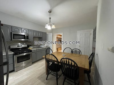 Roxbury 3 Bed, 2 Bath Unit Boston - $3,825 No Fee