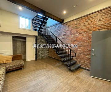 Brookline 1 Bed 1 Bath  Boston University - $3,300 No Fee