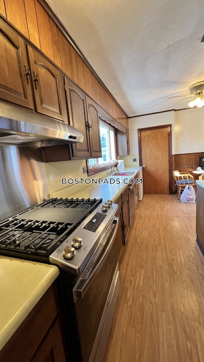 Somerville 6 Beds 1.5 Baths  Tufts - $7,000 No Fee