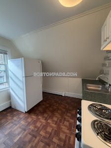 Dorchester Bright & Spacious 1-Bedroom in Popes Hill – Heat & Electricity Included! Boston - $2,050 No Fee