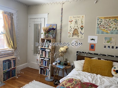 Medford 3 Beds 1 Bath  Tufts - $4,400 No Fee
