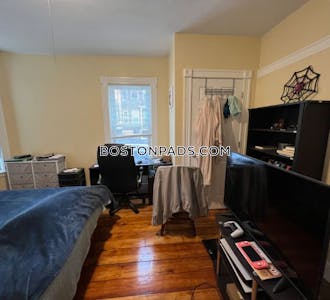 Somerville Apartment for rent 3 Bedrooms 1 Bath  Porter Square - $3,995