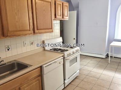 Brookline 4 Bed 2 Bath BROOKLINE- BOSTON UNIVERSITY $5,400  Boston University - $5,200 No Fee