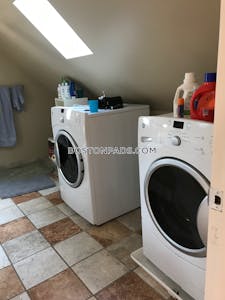 Medford 3 Beds 2 Baths  Tufts - $3,950 No Fee