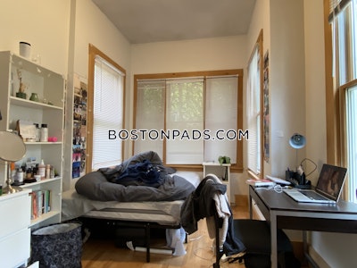 Somerville Apartment for rent 5 Bedrooms 1 Bath  Tufts - $6,820 No Fee