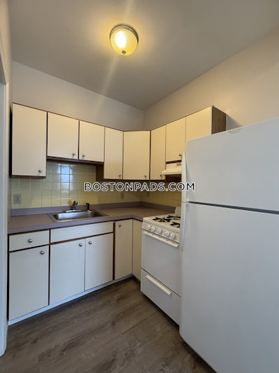 Fall River 1 bedroom 1 baths in FALL RIVER - $1,300 No Fee